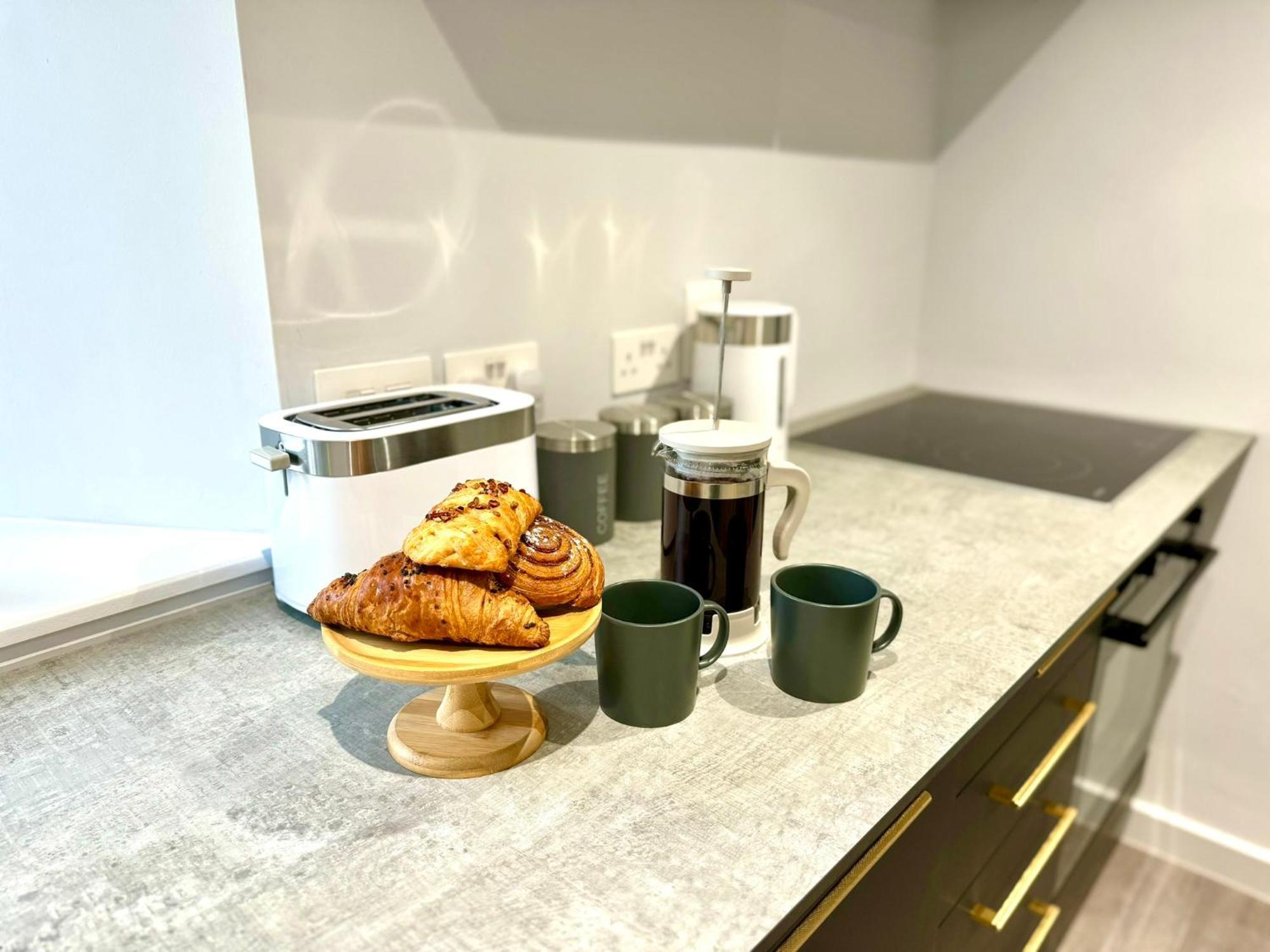 Amazing Large 3 Bedroom Apartment - Sleeps 8! Μπόρνμουθ Εξωτερικό φωτογραφία