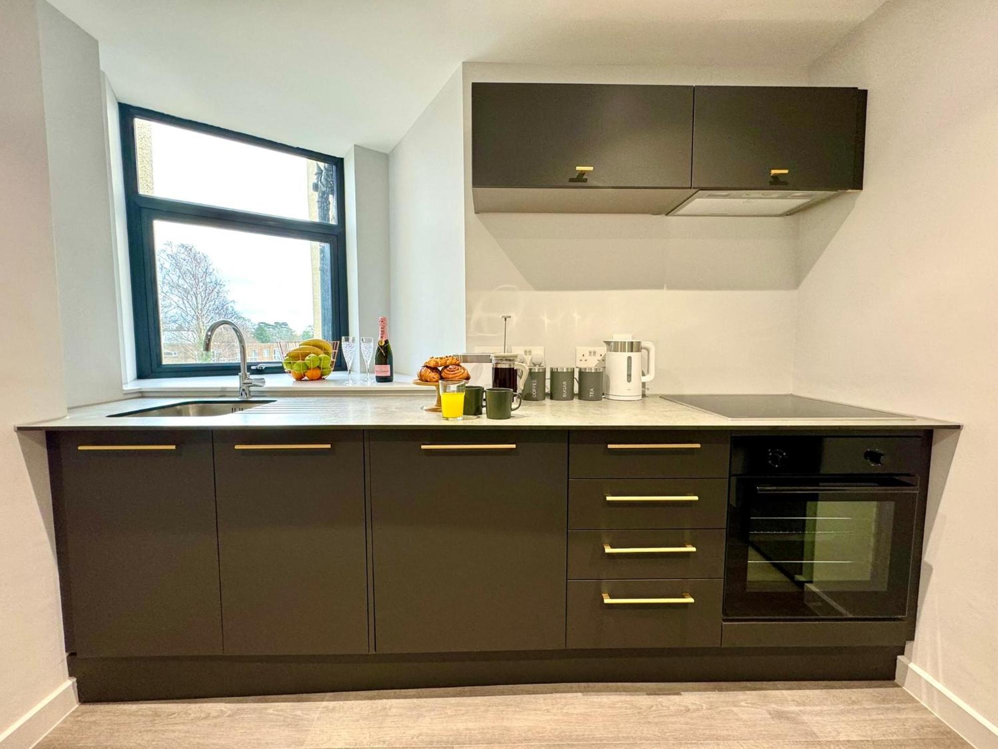 Amazing Large 3 Bedroom Apartment - Sleeps 8! Μπόρνμουθ Εξωτερικό φωτογραφία
